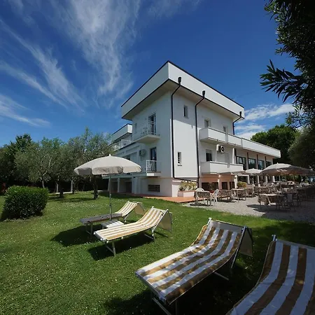 Hotel Saviola 3*