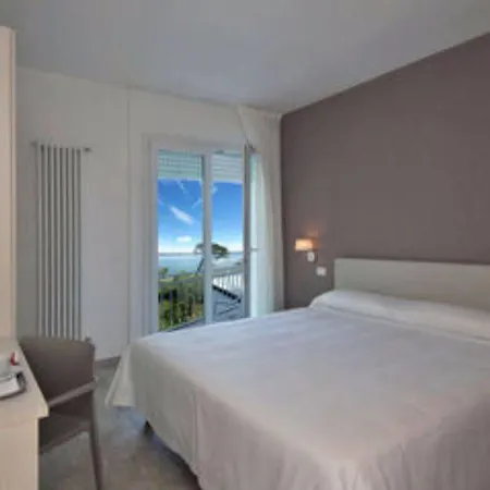 Saviola 3* Sirmione